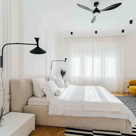 Cosmopolitan Hideaway Apartment Novi Sad