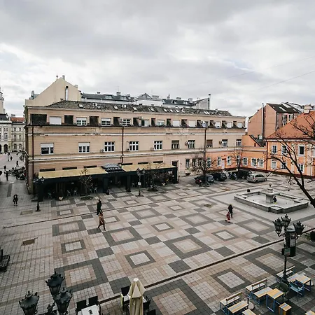 Cosmopolitan Hideaway Apartamento Novi Sad