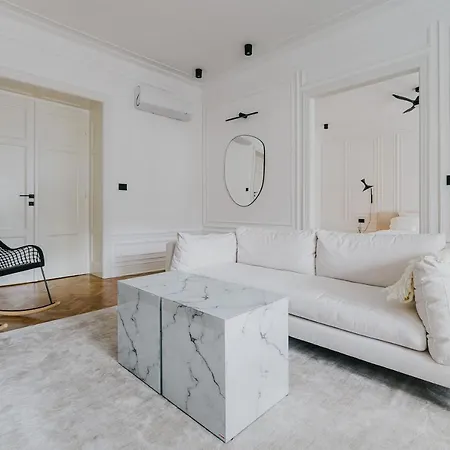 Cosmopolitan Hideaway