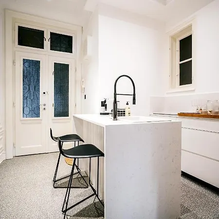 Cosmopolitan Hideaway Apartamento Novi Sad